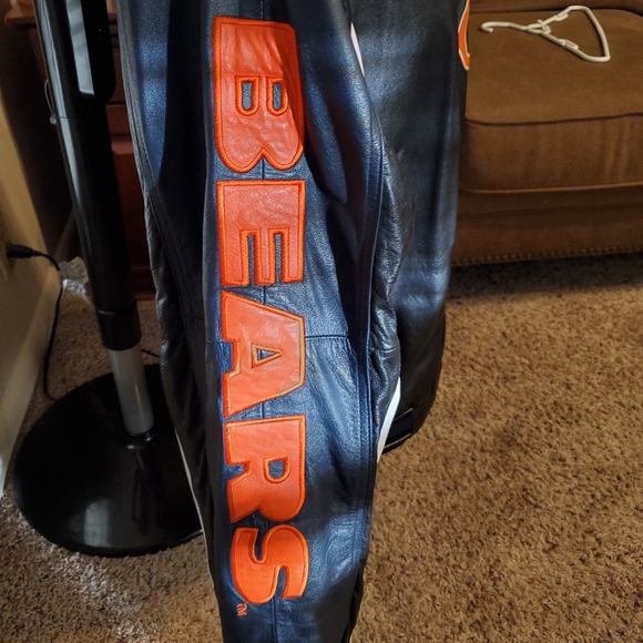 2XL LEATHER CHICAGO BEARS COAT - Picture 5 of 9